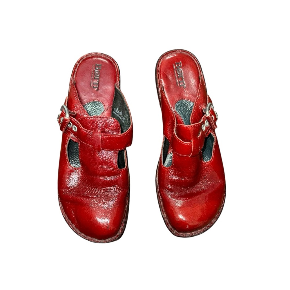 BORN Della Womens Red Patent Clogs Comfort Shoes Slip on Buckle Size 8